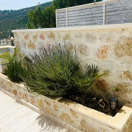 Luxury 3 Bedroom In With Sea Views *