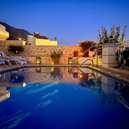 Luxury 3 Bedroom In With Sea Views *