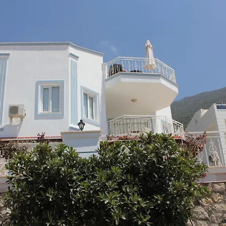 Luxury 3 Bedroom In With Sea Views *